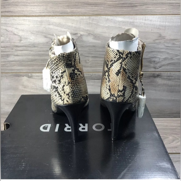 Torrid 4B Snake Peep Toe Heel BTI Size 10 - Picture 4 of 9